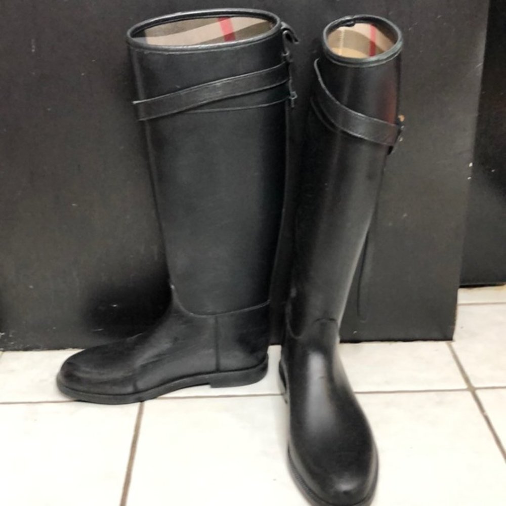 Burberry Black Rubber Rain Boots